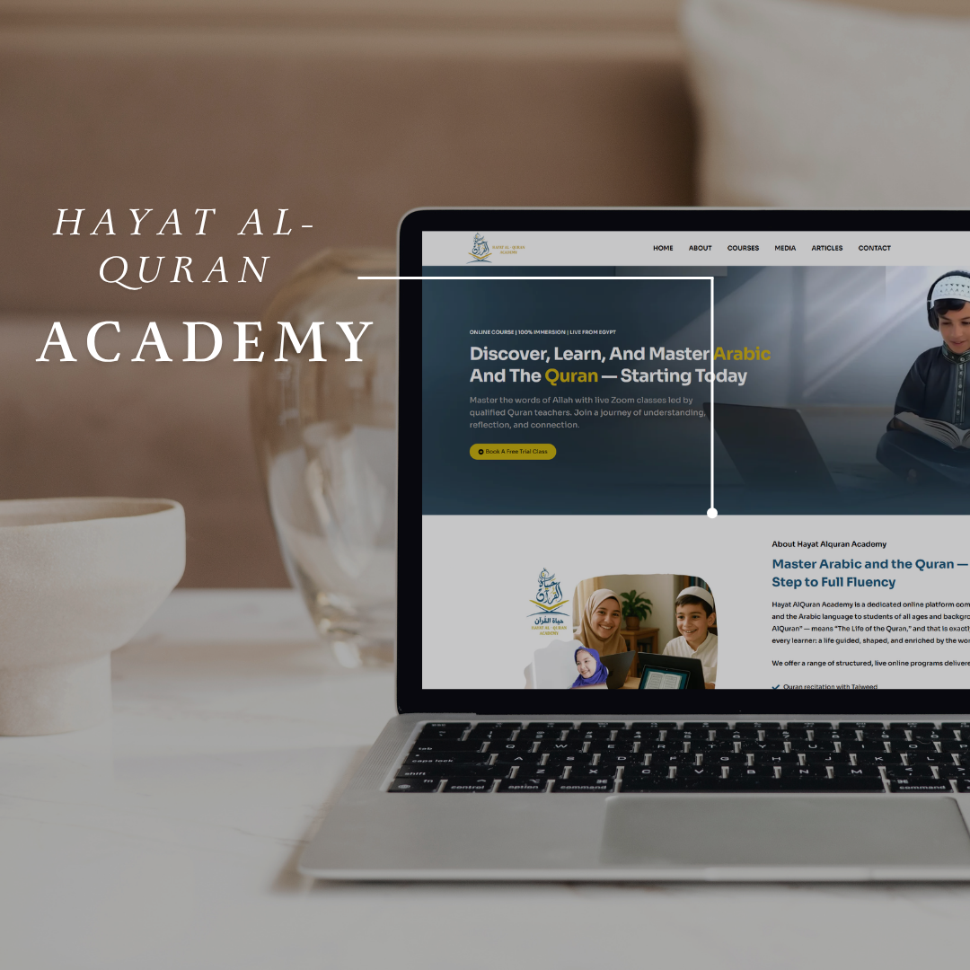 beige weiß modern minimalist laptop mockup webseite produkt launch instagram post
